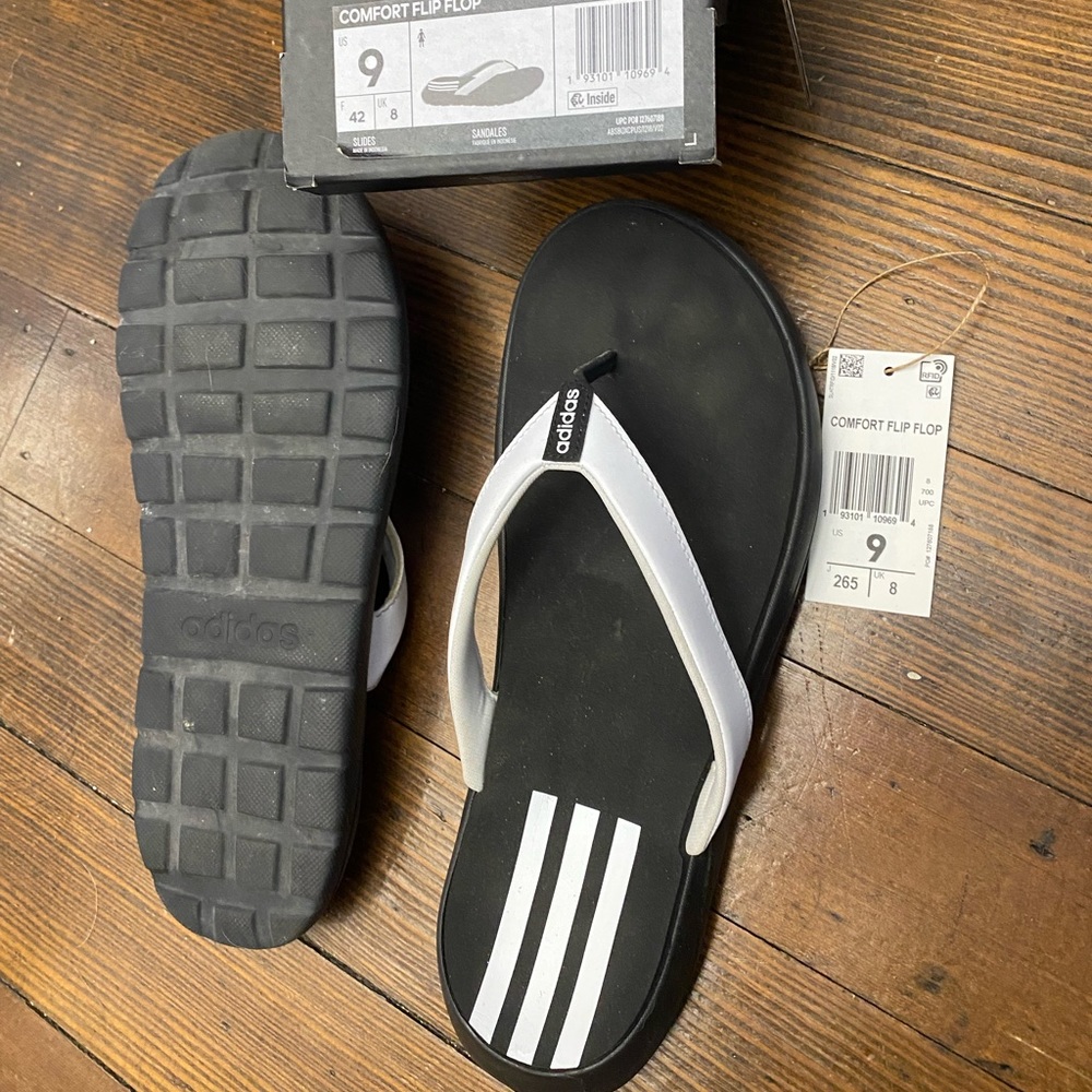 Adidas Flips size 9
